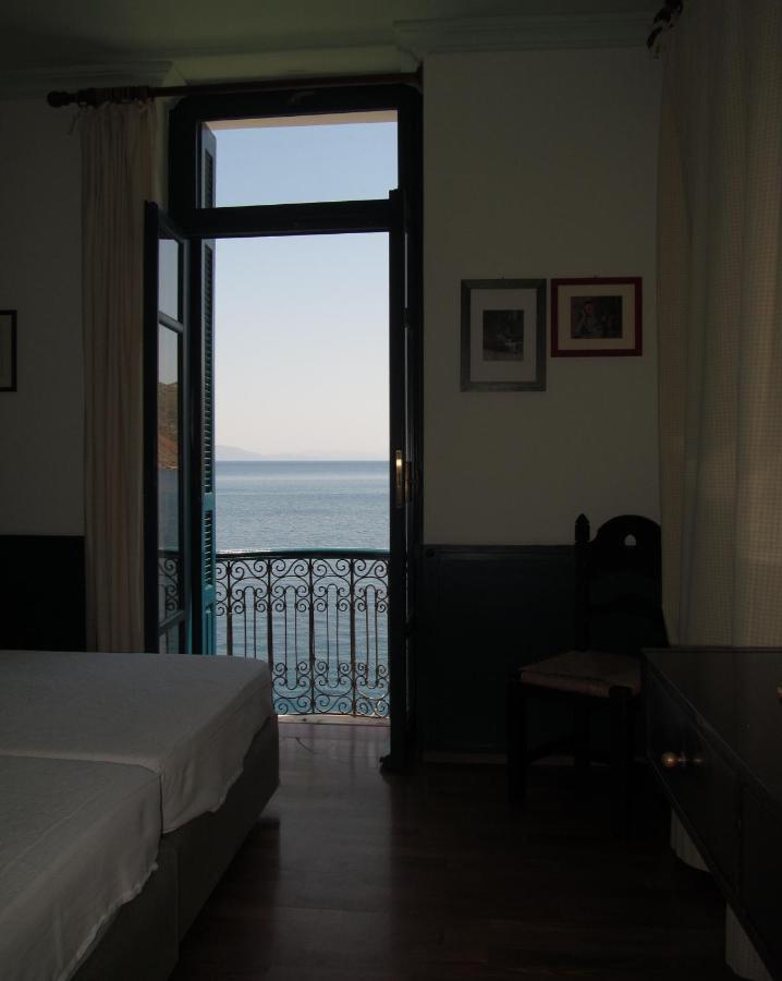 Hotel Aliki Symi Extérieur photo