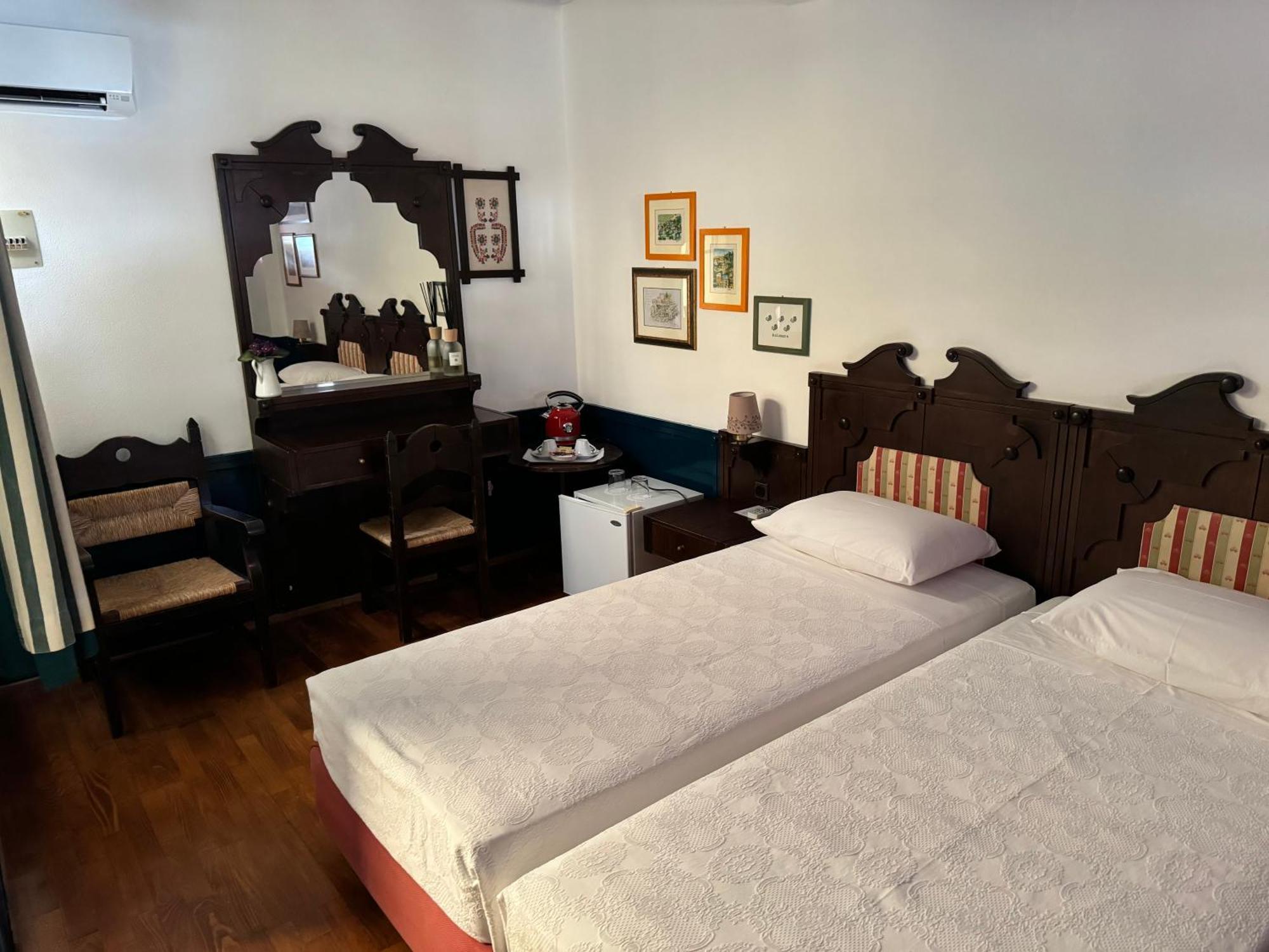 Hotel Aliki Symi Extérieur photo